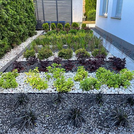 Bela - pokoje z aneksami i apartamenty BON Kolobřeh Exteriér fotografie