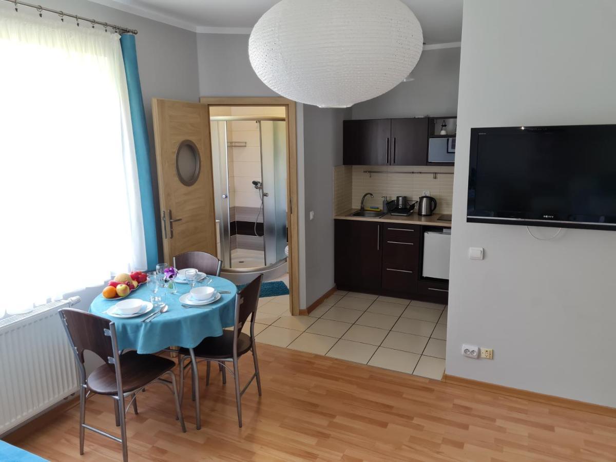 Bela - pokoje z aneksami i apartamenty BON Kolobřeh Exteriér fotografie